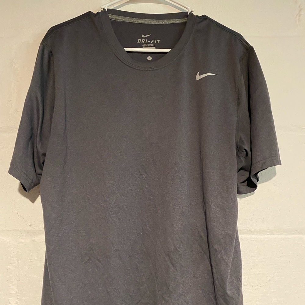 Nike Dri-fit gray t-shirt